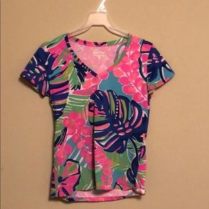 Lilly Pulitzer t shirt